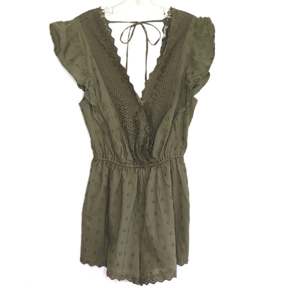 American Eagle Outfitters Pants - American Eagle Women's‎ Small Green V Neck Lightweight Cotton Short Romper